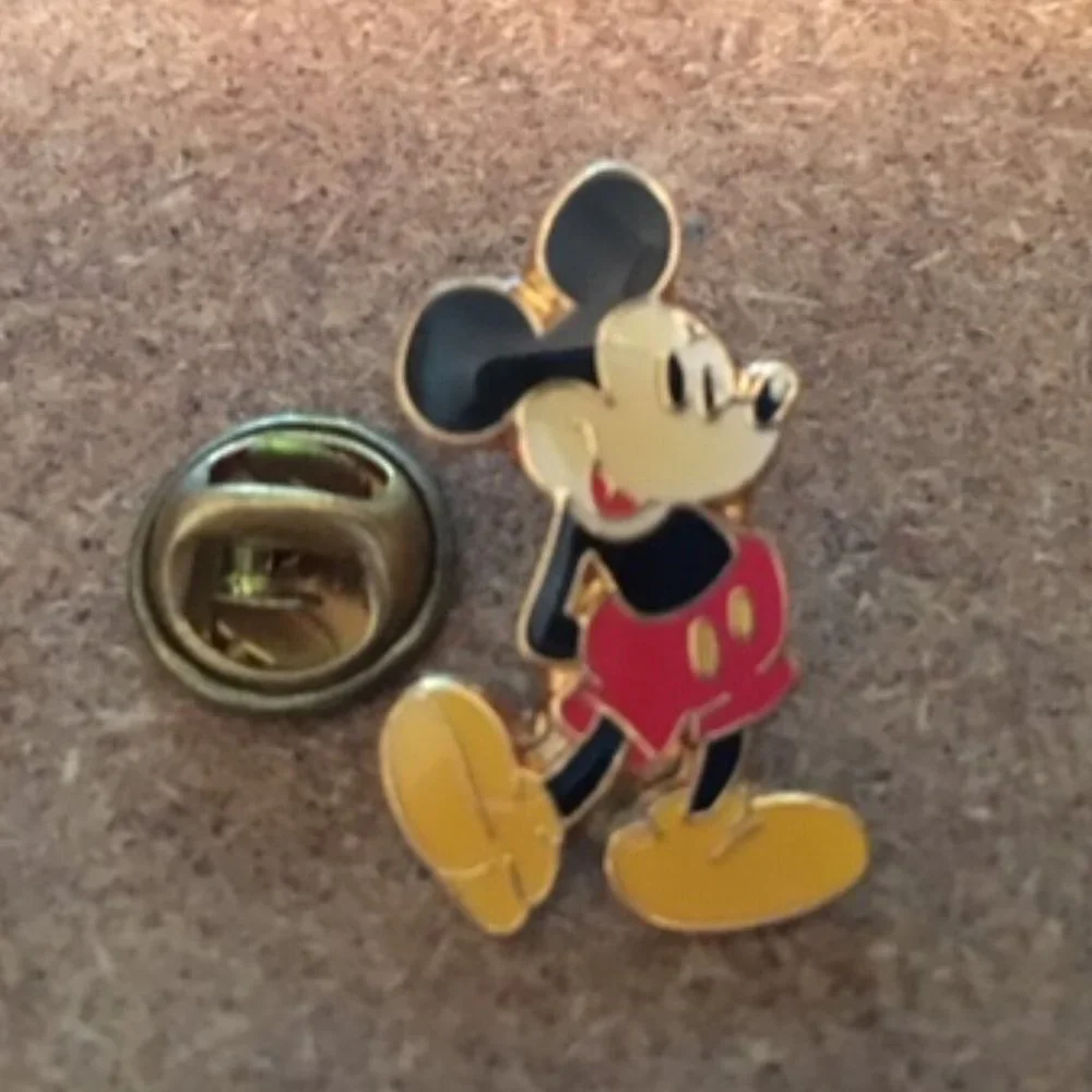NEW Mickey Mouse Disney Classic Pose Lapel Hat Vest Collectible Pin 1